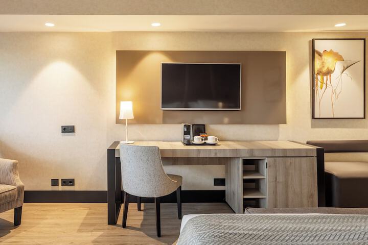 Room 25 of 79
