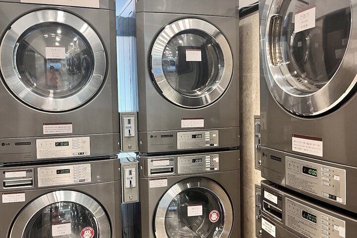 Laundry 23 of 32