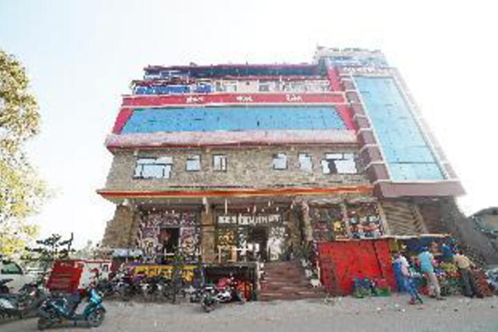 OYO 38768 Hotel Royale Mall Palace