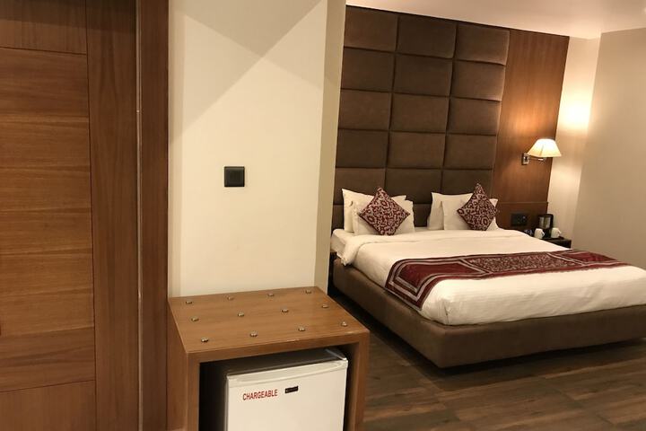 Room 28 of 58