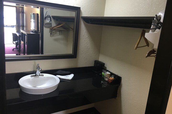 Bathroom sink