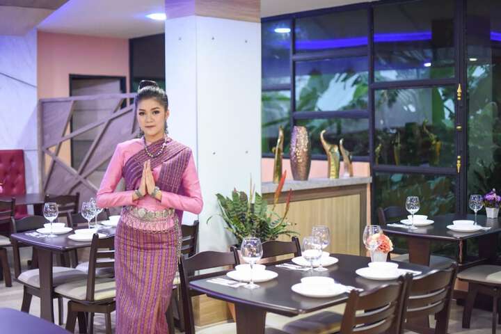 Dining 21 of 27