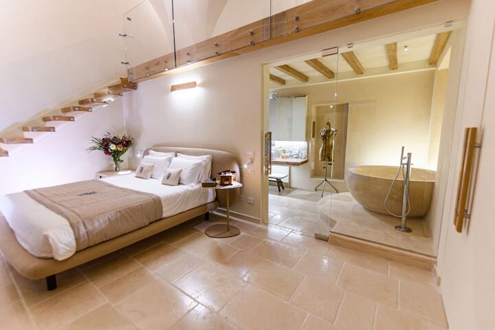 Room 20 of 97