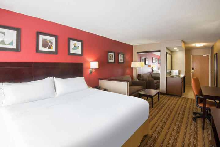 1 King Bed (9 of 17)