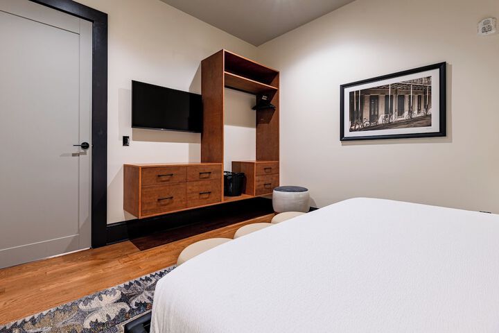 Room 67 of 341