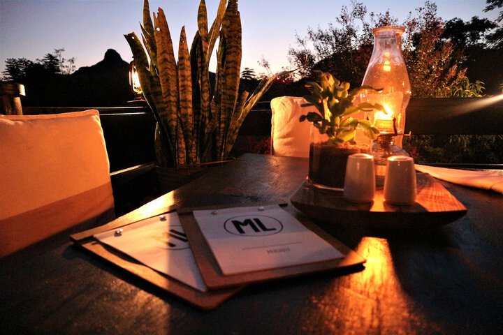 Dining 46 of 77