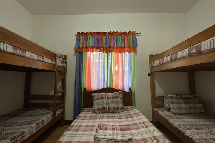 Room 16 of 200