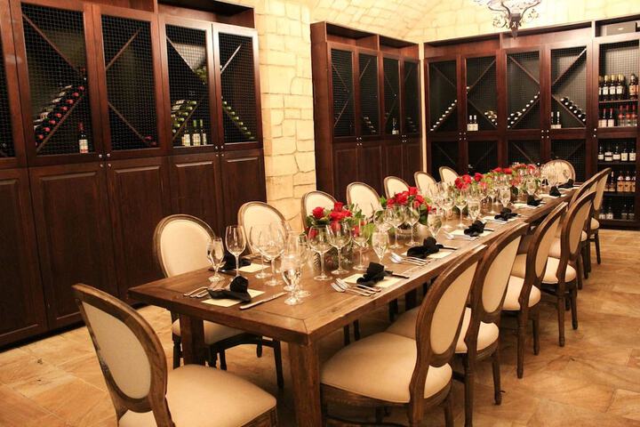 Dining 58 of 138
