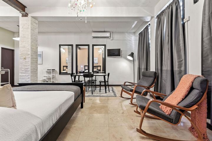 Room 15 of 68