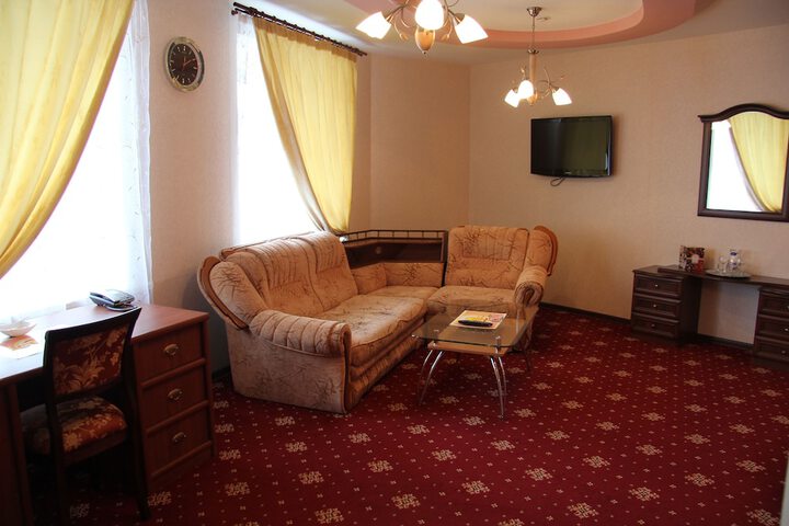 Room 32 of 53