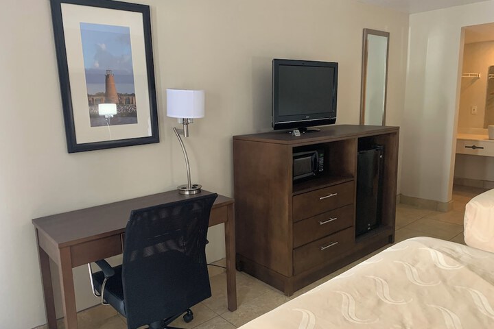 2 Double Beds (6 of 6)