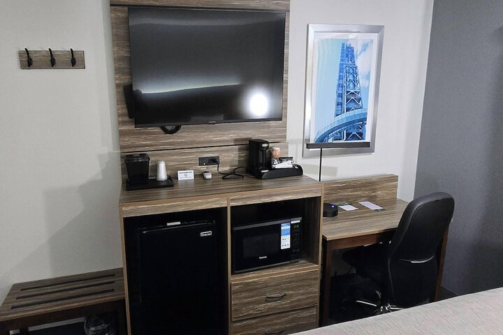 Room 18 of 38