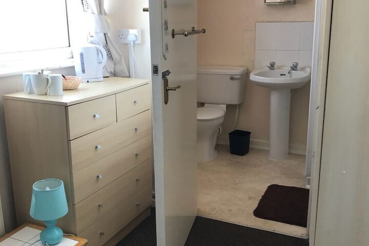 Room 14 of 28