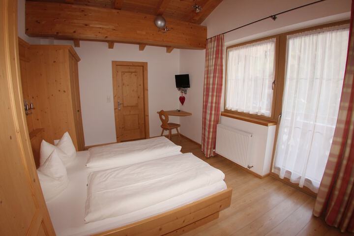 Room 9 of 60