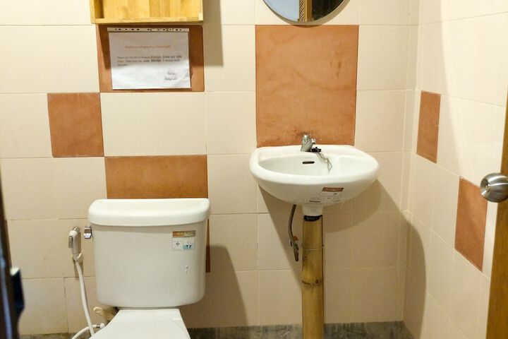 Room 10 of 23