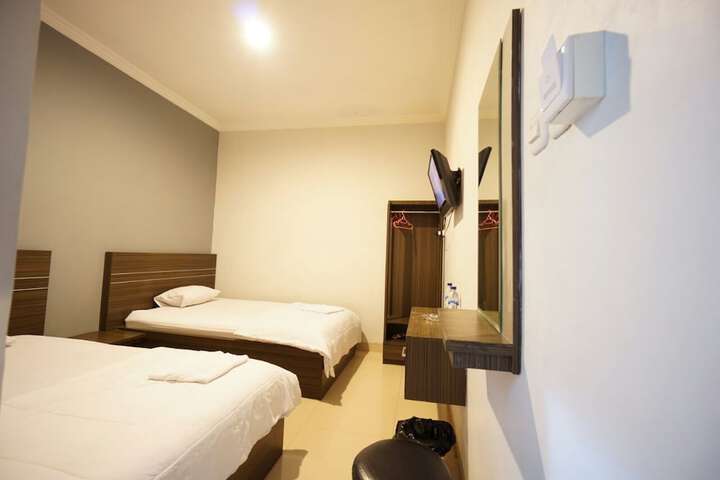 Room 7 of 11