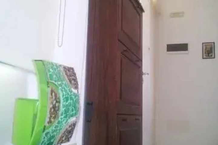 Room 8 of 15