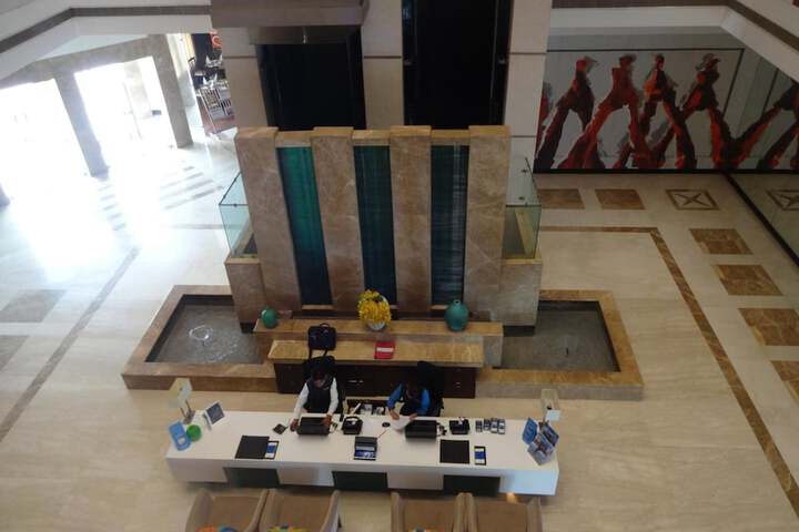 Entrance & Lobby