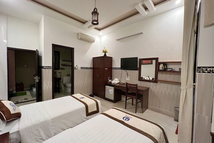 Room 20 of 153