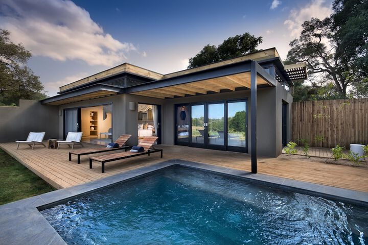 Pool Hotel