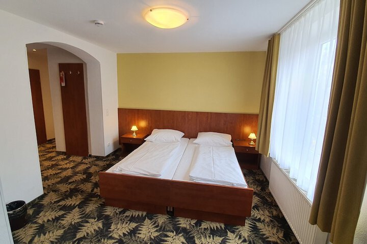 Room 4 of 22