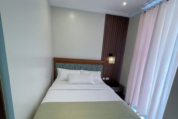 Room 10 of 70