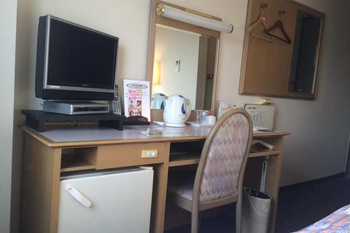 Room 4 of 29