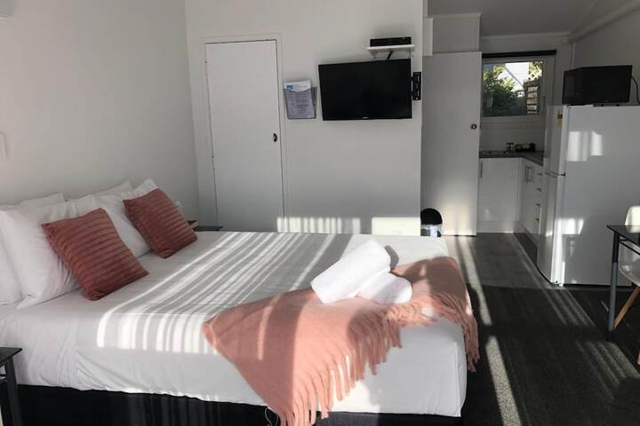 Room 11 of 34