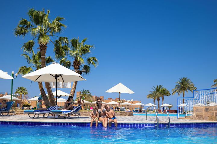 Pools & Facilities