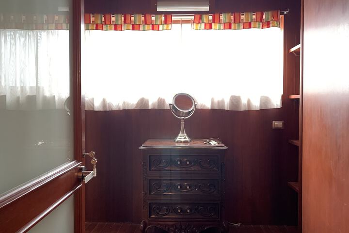 Room 113 of 230