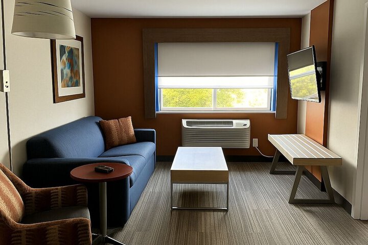 Room 25 of 74