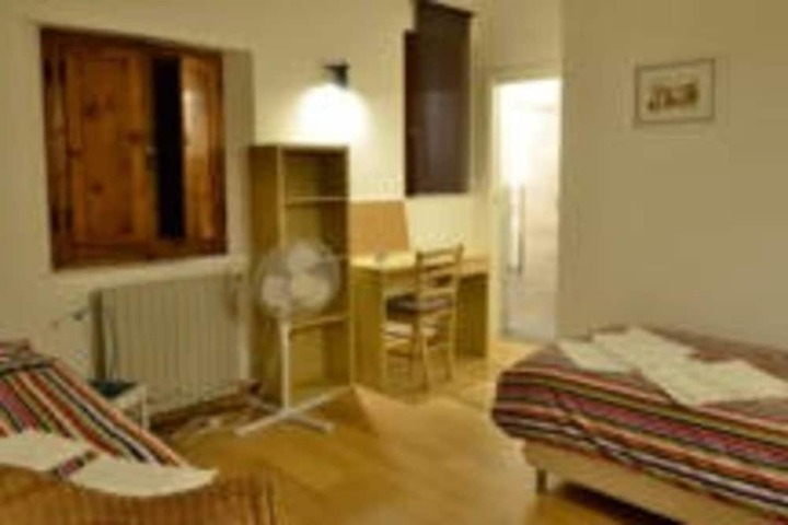 Room 6 of 12