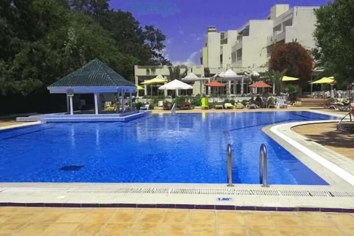 Pool 14 of 21