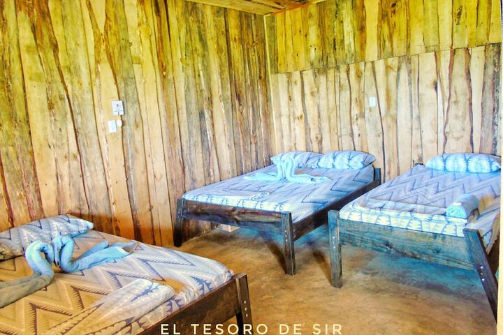 Room 9 of 34