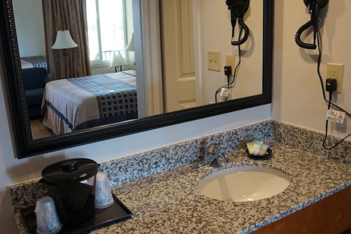 Bathroom sink