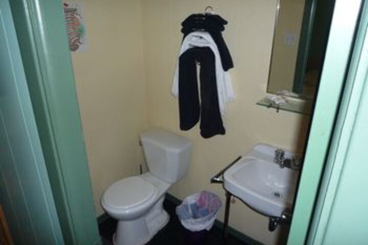 Room 9 of 48