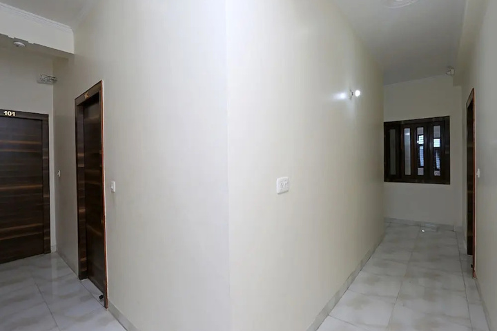Room 15 of 16