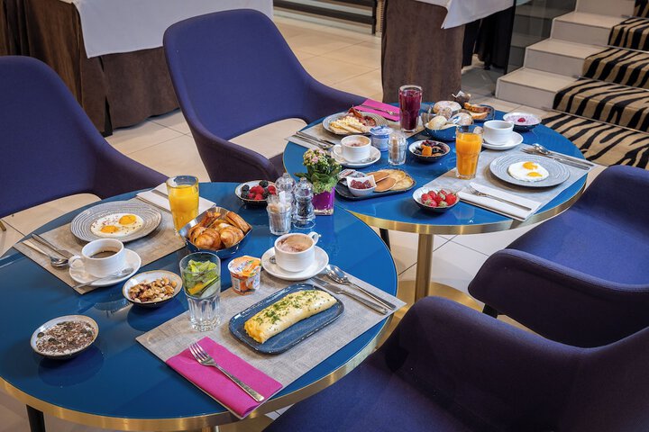 Breakfast/Coffee Service 70 of 78