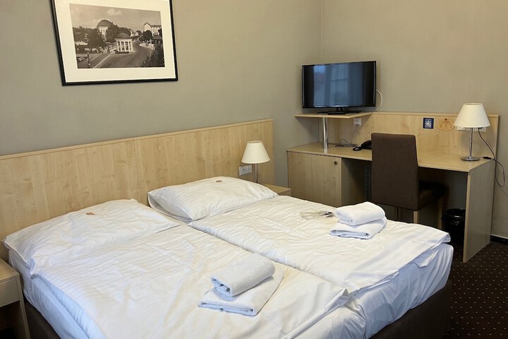 Room 17 of 48