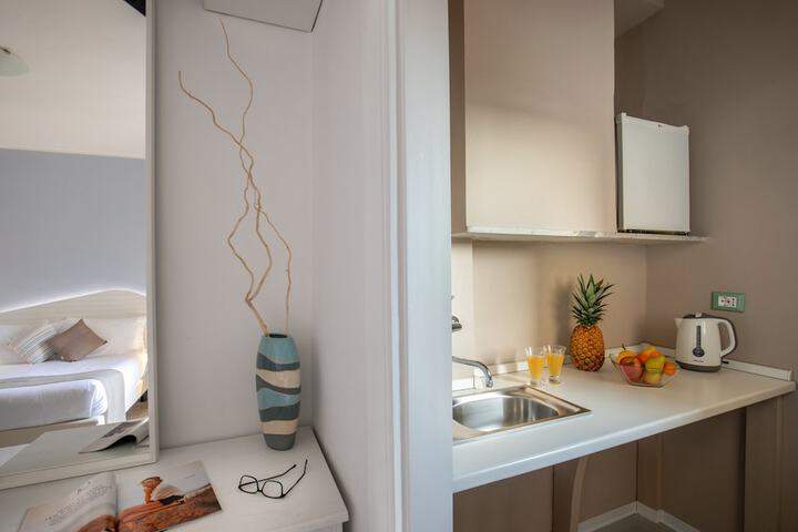 Room 10 of 25