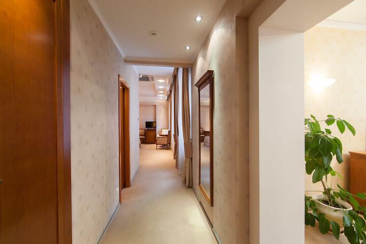 Room 20 of 38
