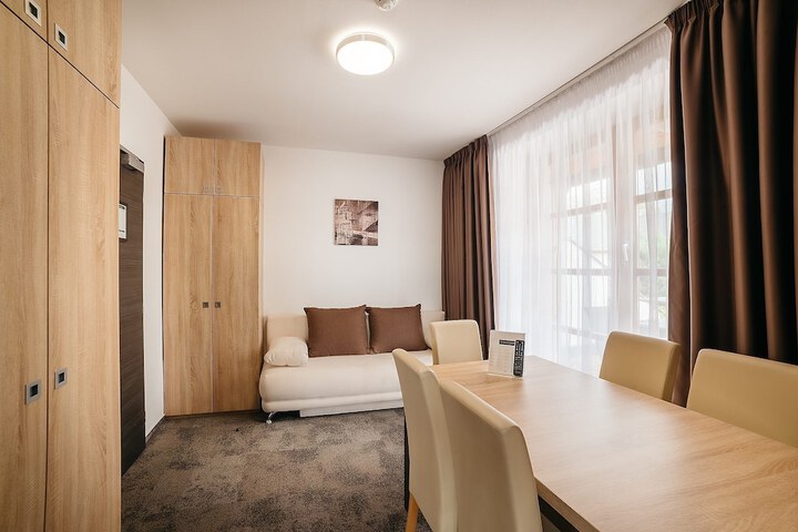 Room 7 of 111
