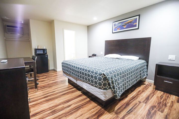 Room 9 of 22