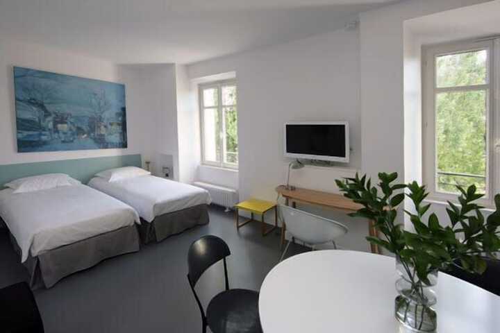 Room 28 of 40