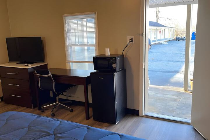 Business Center 27 of 32