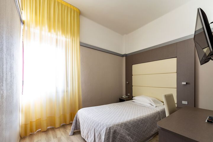 Room 17 of 41