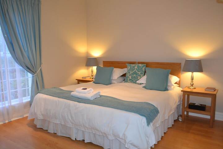 Room 2 of 40
