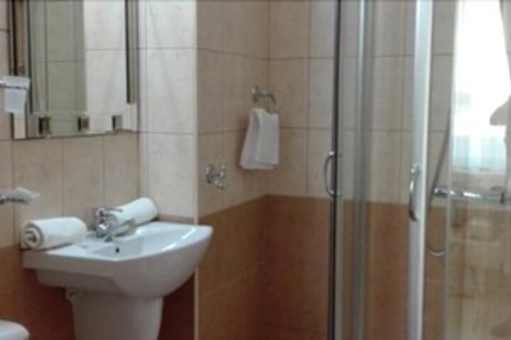 Room 3 of 34