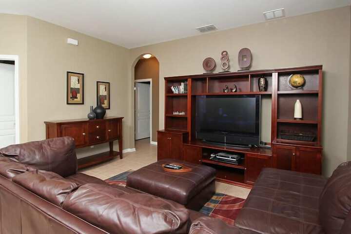 Lounge 24 of 30