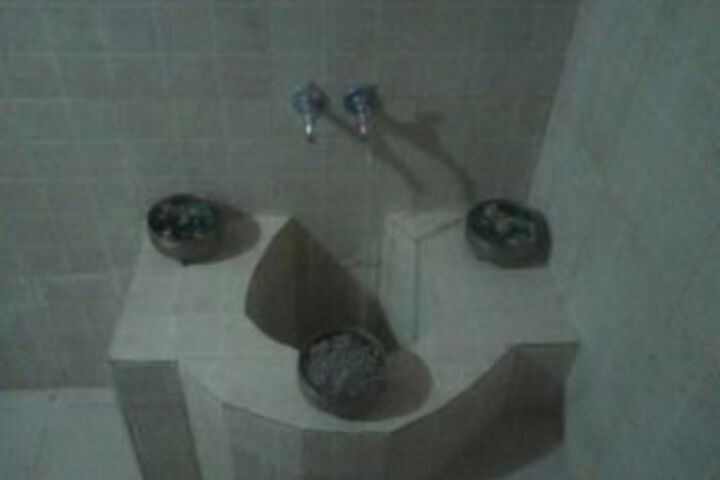 Room 4 of 20